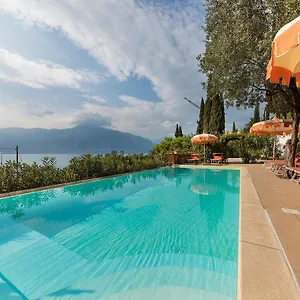 Apartment Wonderful View With Pool With Breakfast Gardasee, Torri Del Benaco